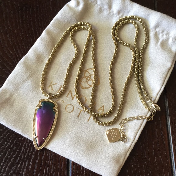 Kendra Scott Iridescent Black Shaylee Arrowhead Necklace - Picture 5 of 14